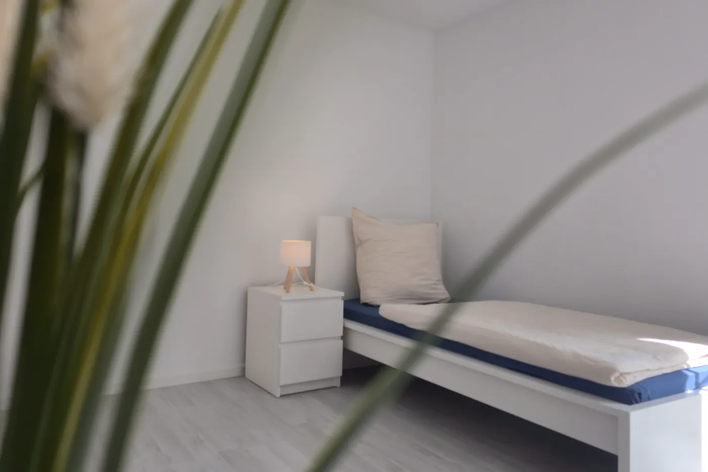 Zimmer mit Einzelbett im Objekt Hainerweg, Heusenstamm